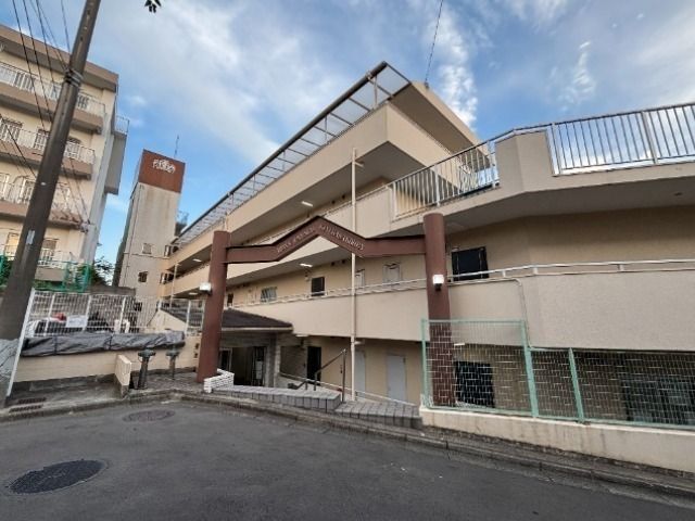 Renovated 1SLDK Apartment with Private Garden near Kinugasa Station - Thumbnail 2
