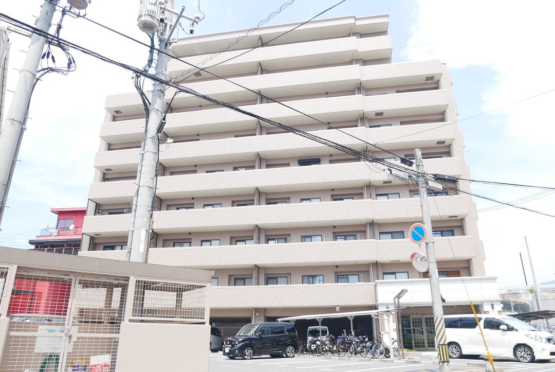 Royal Chateau Shinonome 3LDK Apartment for Sale in Hiroshima - Thumbnail 4
