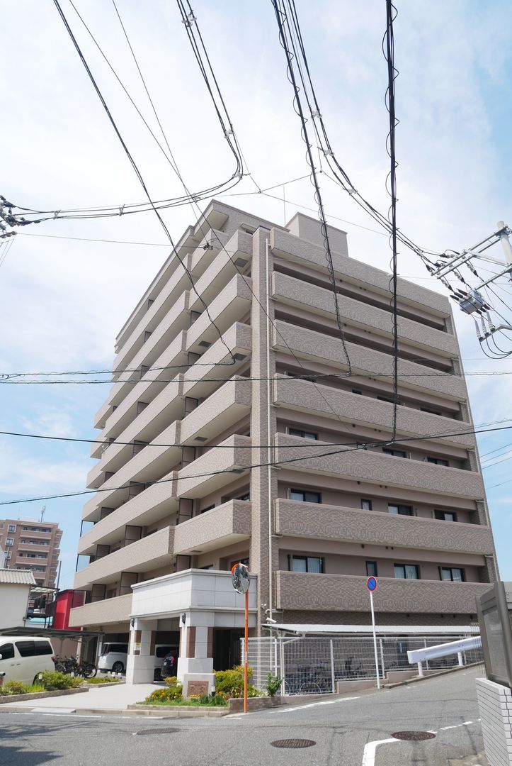 Royal Chateau Shinonome 3LDK Apartment for Sale in Hiroshima - Thumbnail 3