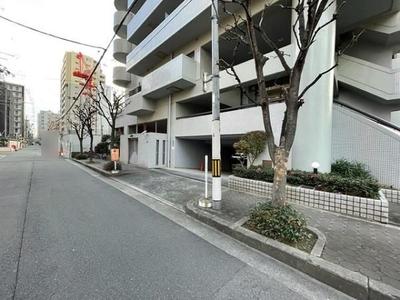 Refurbished 2LDK Apartment in Osaka's Joto Ward — Image 1, Joto, Osaka