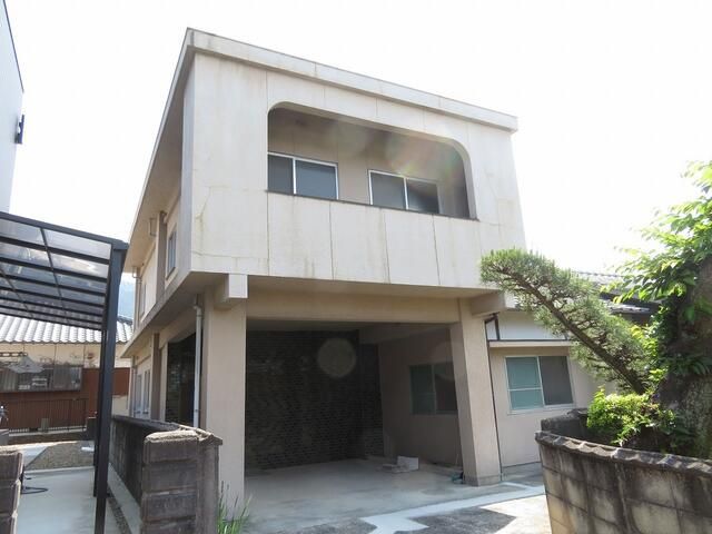 8DK Detached House for Sale in Niihama, Ehime - Spacious Family Home - Thumbnail 2