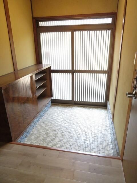 8DK Detached House for Sale in Niihama, Ehime - Spacious Family Home - Thumbnail 3