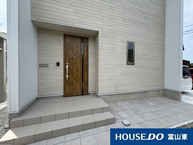 4LDK Detached House for Sale in Toyama City, Toyama - Thumbnail 2