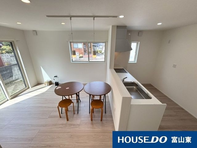 4LDK Detached House for Sale in Toyama City, Toyama - Thumbnail 3