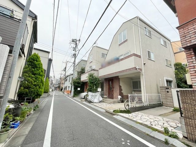 3LDK House for Sale in Nakano, Tokyo - Honcho 6-chome - Thumbnail 2
