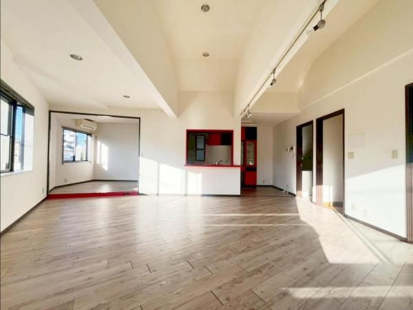 3LDK House in Nerima, Tokyo with Parking for 2 Cars - Thumbnail 2