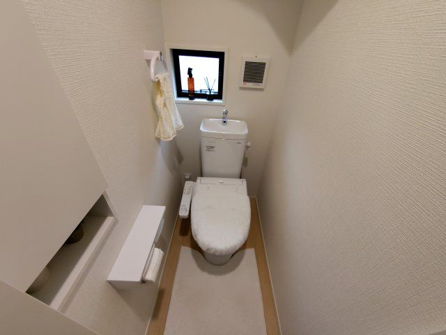 Modern 4LDK House for Sale in Sumoto, Hyogo - Thumbnail 4