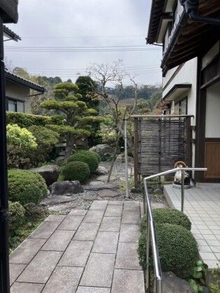 6DK Wooden House with Hot Spring Access in Tottori City - Thumbnail 4