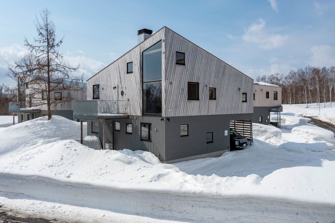 Foxwood A Modern Chalet for Sale in Niseko Higashiyama - Image 1