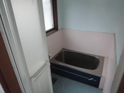 Samukawa-cho detached house, Shikokuchuo City Samukawa-cho detached house | Shikokuchuo City, used detached house 4 minutes walk from "(Bus Stop) Setouchi Bus "Enomoto Stop" (Property number: 3220119-0000063) — Image 3, Shikokuchuo, Ehime