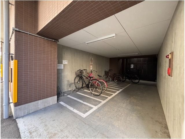 Renovated 3LDK Apartment Near Yokosuka Central Station - Thumbnail 4