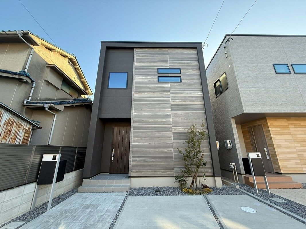 LiCOTT New Build House in Toyota City, Aichi - Thumbnail 2