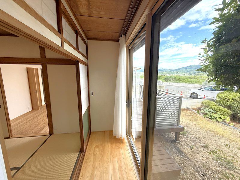 Renovated 3LDK House in Masaki-machi, Kumamoto with Mountain Views - Thumbnail 3