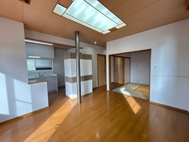 Renovated 4LDK House in Kanazawa with Parking - Thumbnail 3