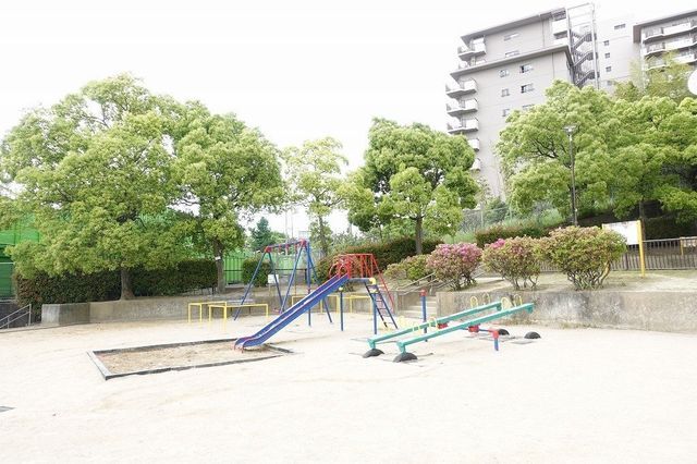 4LDK Apartment in Suita with Expo Park Access - Thumbnail 4