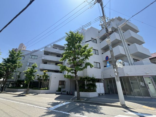 Lions Mansion Koshien-guchi 2LDK Apartment in Nishinomiya - Thumbnail 2