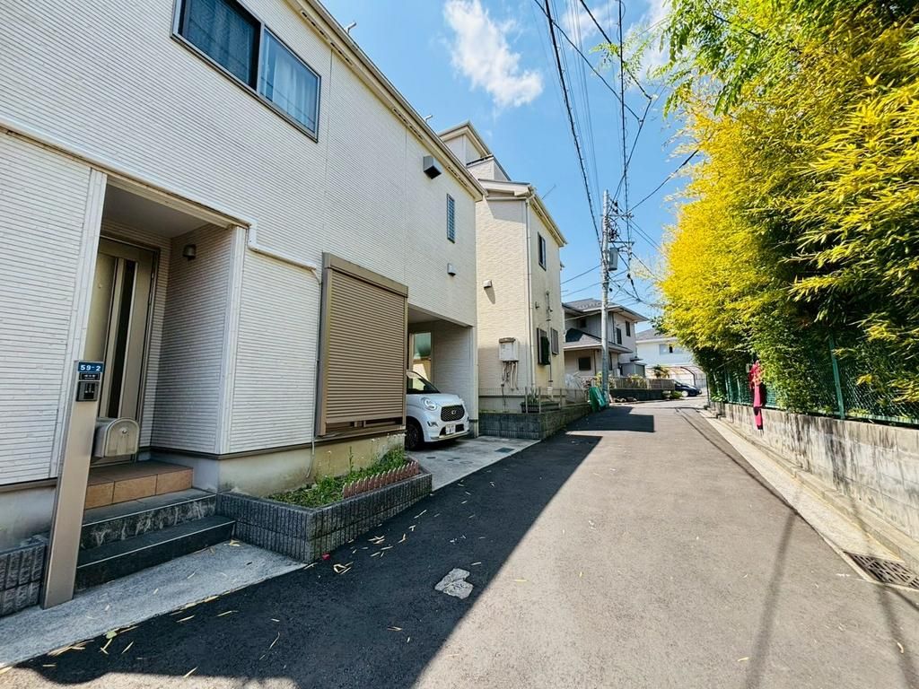 3LDK House for Sale in Honmokumotomachi, Yokohama - Thumbnail 3