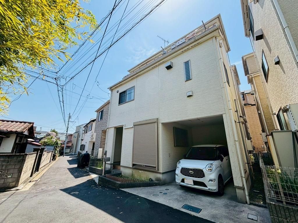 3LDK House for Sale in Honmokumotomachi, Yokohama - Thumbnail 2