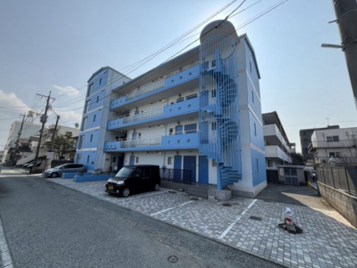 Sky Court Kumamoto Studio Apartment in Central Kumamoto - Thumbnail 2