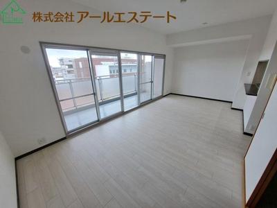 Renovated 3LDK Apartment Near JR Higashi-Kakogawa Station — Image 4, Kakogawa, Hyogo