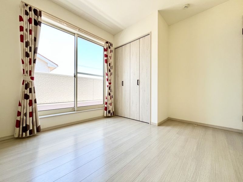 2015-Built 3LDK House with Garden & Parking in Futsukaichi, Fukuoka - Thumbnail 4