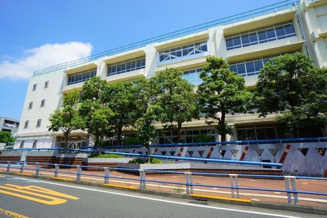 6DK House for Sale in Setagaya, Tokyo Near Meidaimae Station - Thumbnail 3