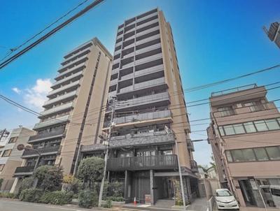 Spacious Two-Story Home in Quiet Residential Area — Apartment, Shinjuku, Tokyo