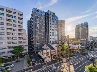 Spacious Two-Story Home in Quiet Residential Area — Apartment, Shinjuku, Tokyo