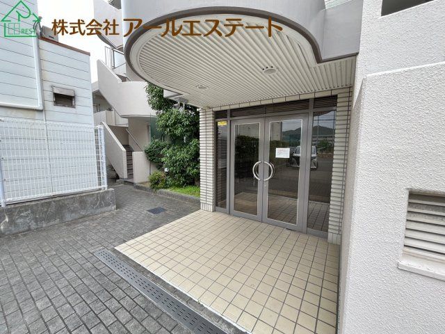 Renovated 4LDK Apartment for Sale in Himeji, Hyogo - Thumbnail 4