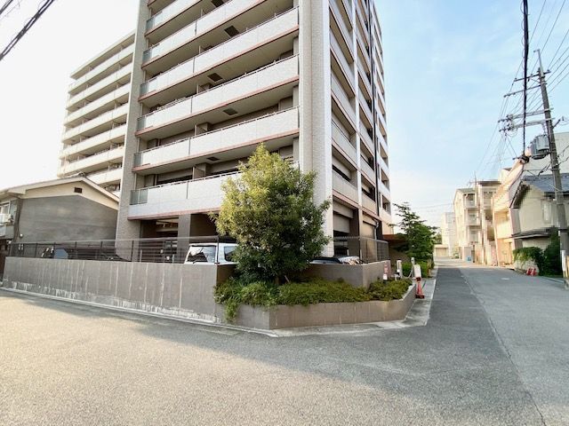 Vandeur Sakurai Ekimae 3LDK Apartment for Sale in Nara - Thumbnail 2
