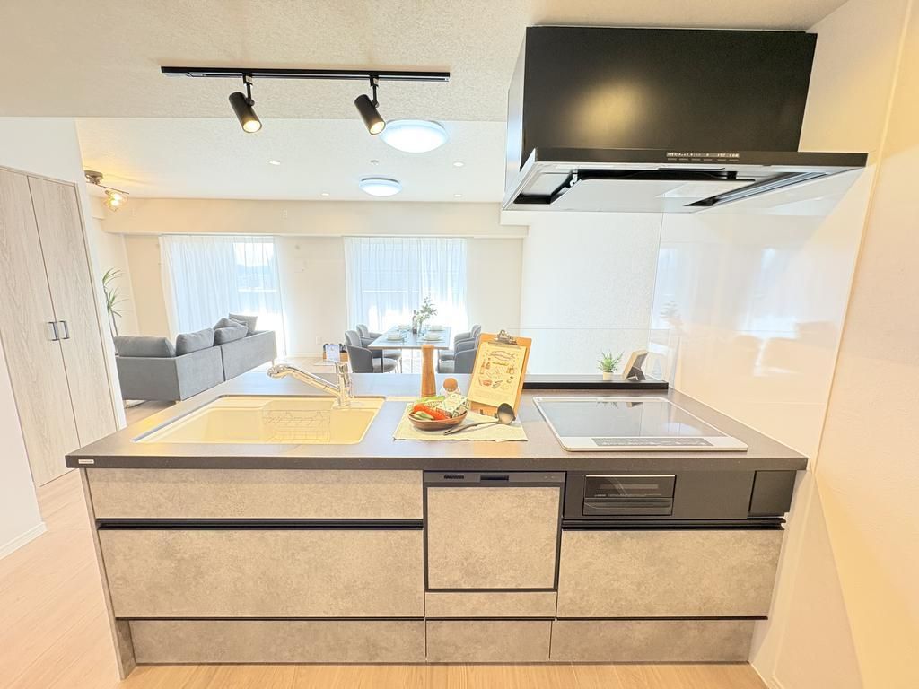 Renovated 2LDK Apartment for Sale near Kiryu Station, Gunma - Thumbnail 2