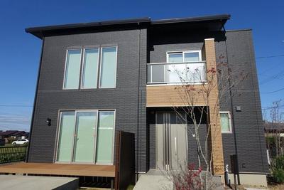 Modern 3SLDK house in Niihama with solar panels — Image 1, Niihama, Ehime