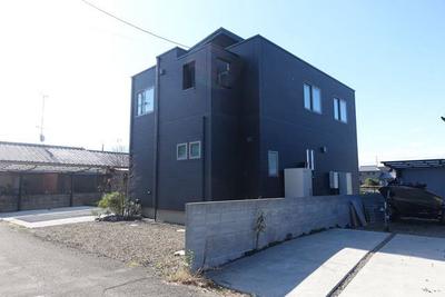 Modern 3SLDK house in Niihama with solar panels — Image 2, Niihama, Ehime
