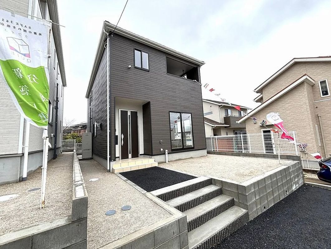 New 4LDK All-Electric House for Sale in Fukuoka's Nishi Ward - Image 1