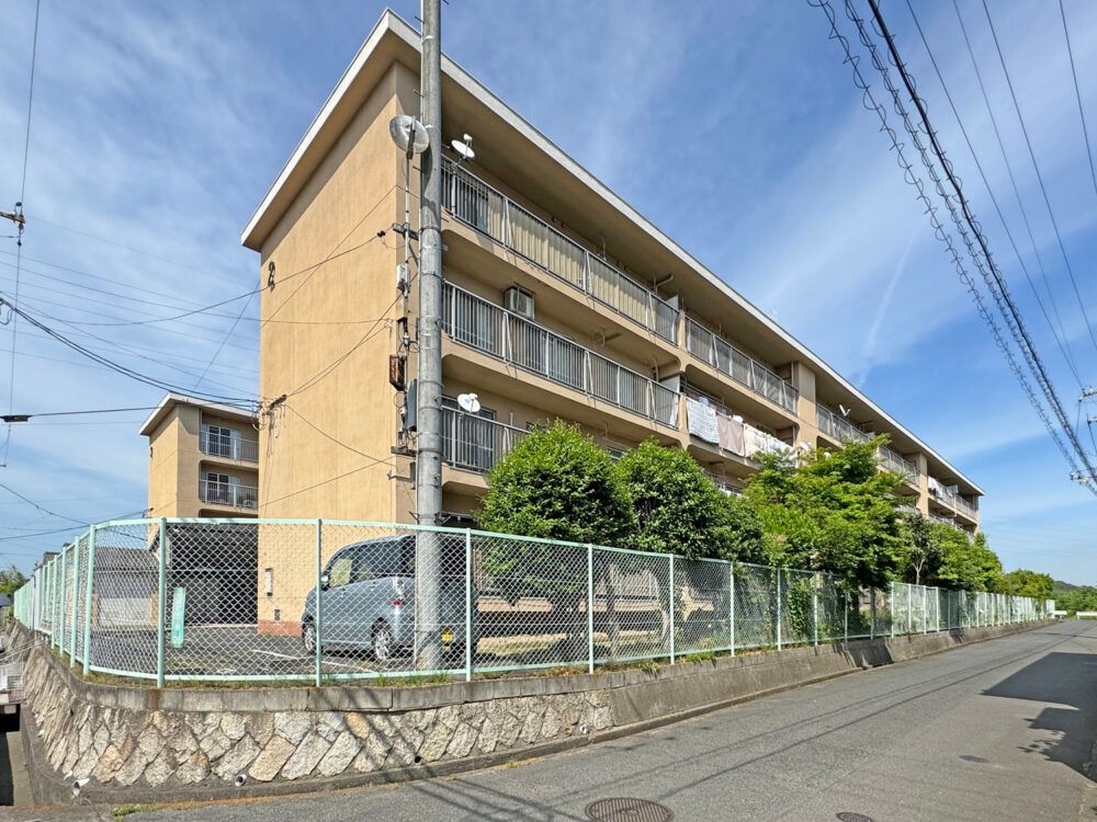 Renovated 3LDK Apartment 72m² in Fukuyama City - Thumbnail 3