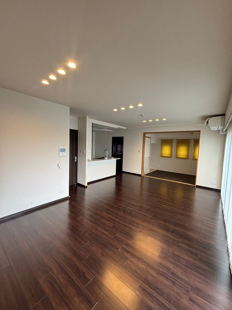 2LDK Apartment for Sale in Central Matsuyama, Ehime - Thumbnail 3