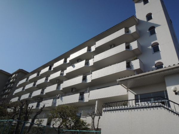 Live Town Suiko 3F - 2SLDK Apartment in Kobe - Thumbnail 2