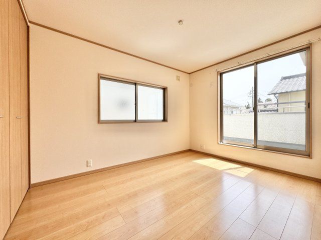 4LDK House in Central Hamamatsu with Solar Panels - Thumbnail 2
