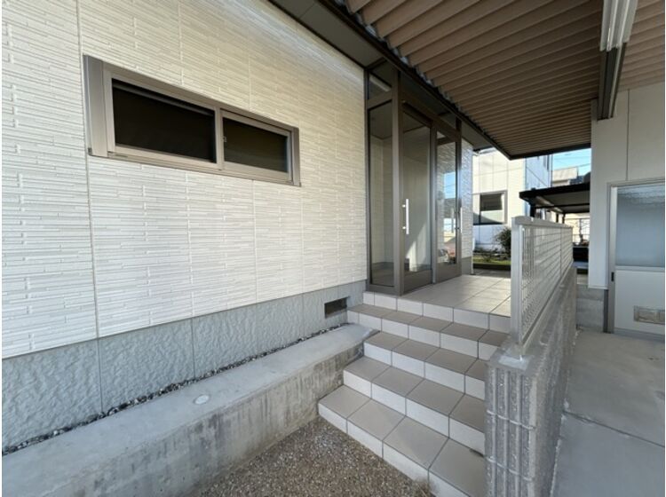 2LDK Single-Story House for Sale in Kaga City, Ishikawa - Thumbnail 2