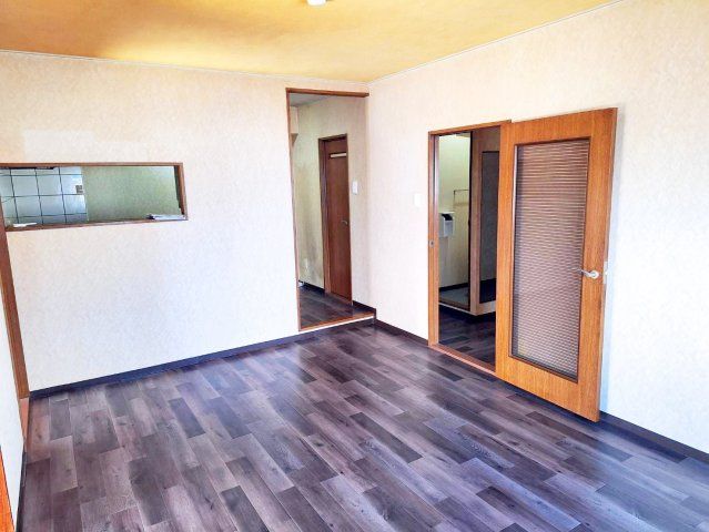 3LDK Apartment in Wakayama City with South-Facing Balcony - Thumbnail 4