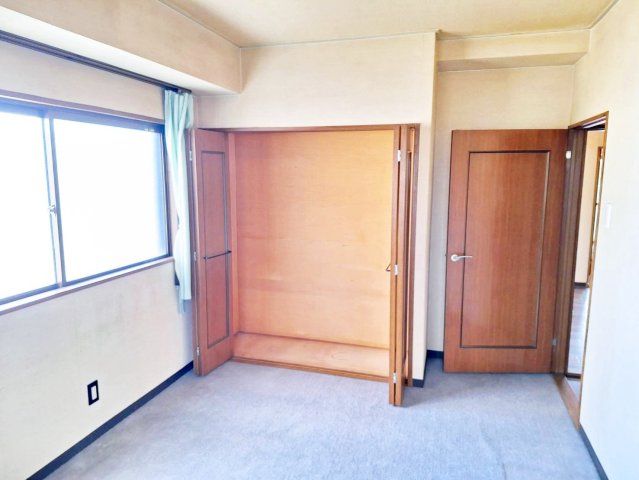 3LDK Apartment in Wakayama City with South-Facing Balcony - Thumbnail 3