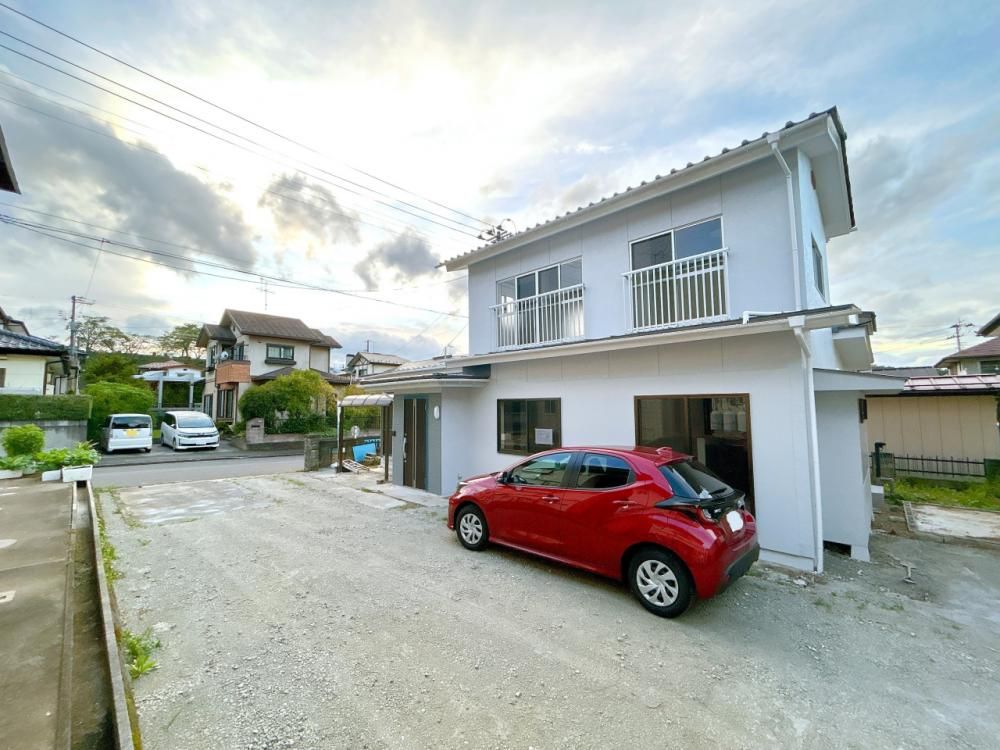 Renovated 4LDK House in Nihonmatsu with Parking - Image 1