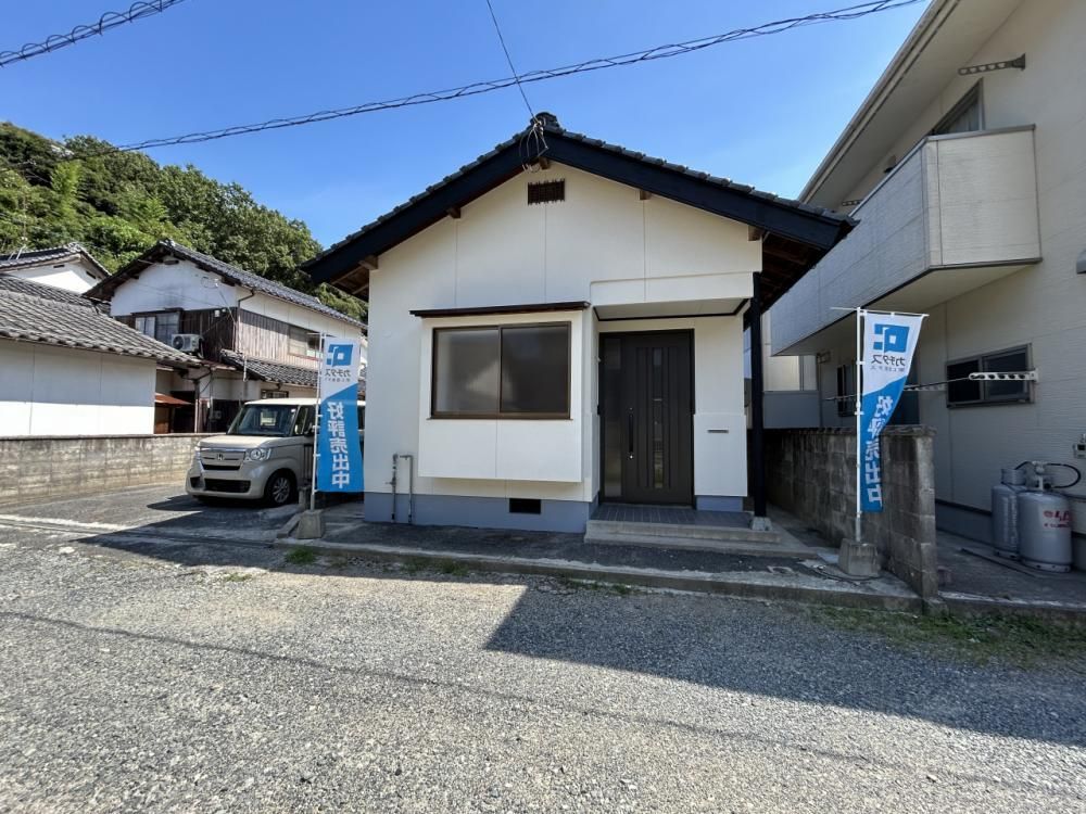 Renovated 3DK House in Matsue with 4 Car Parking - Thumbnail 3