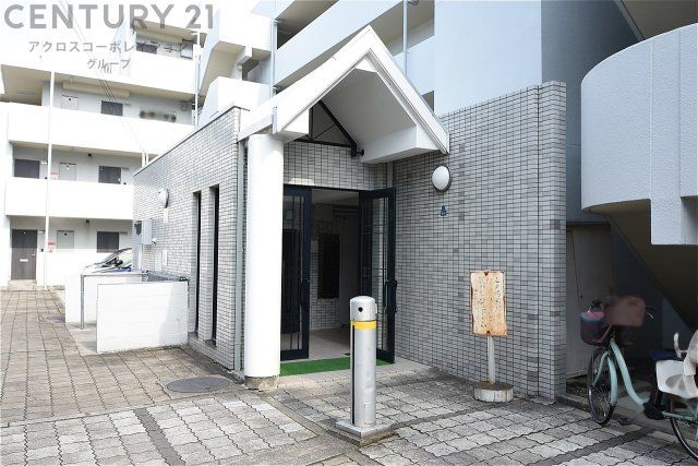 3LDK Apartment in Amagasaki with South-Facing Balcony - Thumbnail 4