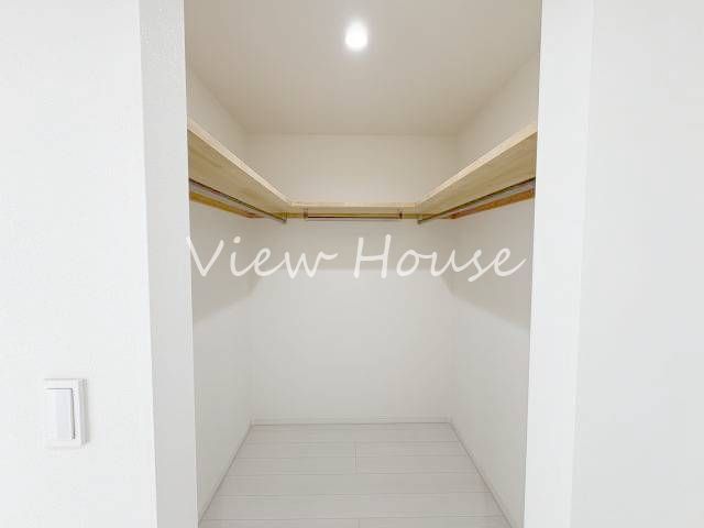 Modern 3LDK House in Takasaki with Cathedral Ceilings - Thumbnail 4