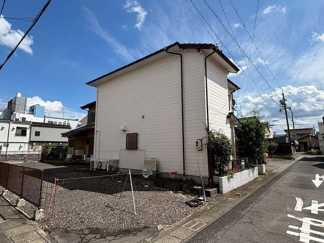 4LDK Corner Lot House for Sale in Minokamo, Gifu - Image 1
