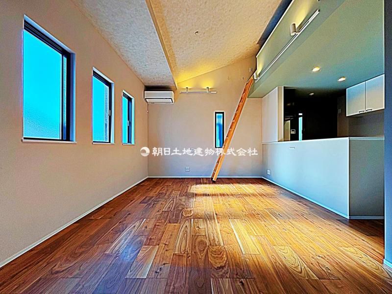 Modern 3LDK House for Sale in Tokorozawa, Saitama - Thumbnail 3