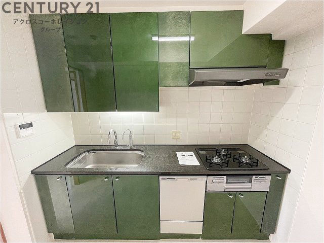 Renovated 2LDK near Kurakuenguchi Station, Nishinomiya - Thumbnail 4