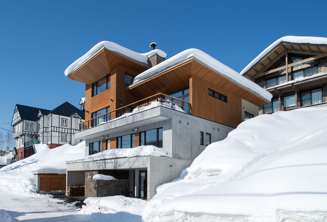 7-Bedroom Luxury Ski Chalet in Niseko Hirafu, Hokkaido - Thumbnail 3