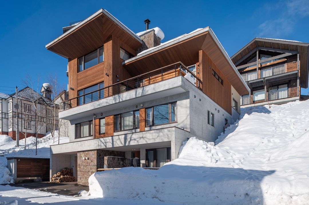 7-Bedroom Luxury Ski Chalet in Niseko Hirafu, Hokkaido - Thumbnail 4
